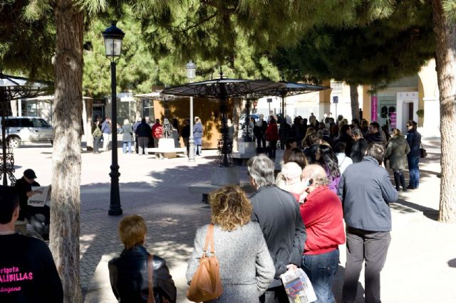 Colas para comprar la entrada del Concurso de Chirigotas - 3, Foto 3