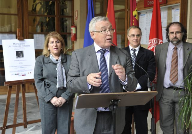 Exponen en el Claustro de Derecho una muestra sobre el Estado mexicano de Michoacán - 3, Foto 3