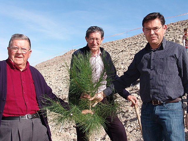 El Pueblo de Bullas comienza la repoblación de la nueva zona verde de Los Cantos - 2, Foto 2