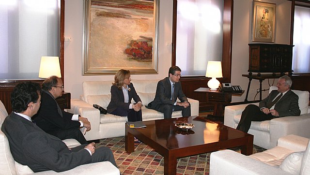El presidente de la Comunidad recibe a los miembros de la Mesa del Turismo de la Región de Murcia par a tratar sobre la situación del sector - 1, Foto 1