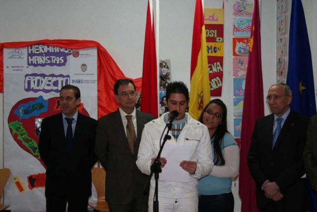 Inaugurada la exposición de trabajos de formación en habilidades plásticas de estampación y cerámica, en el centro integral de san josé obrero - 5, Foto 5