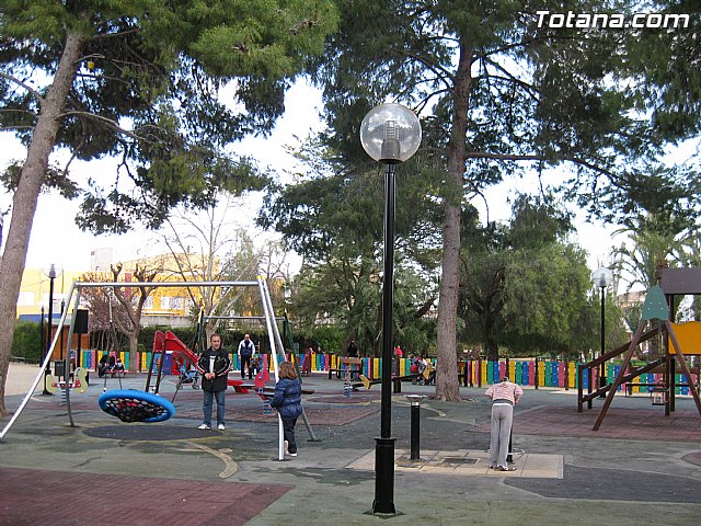 Doscientos niños con discapacidad disfrutarn de los dos parques adaptados que el ayuntamiento ha instalado - 1