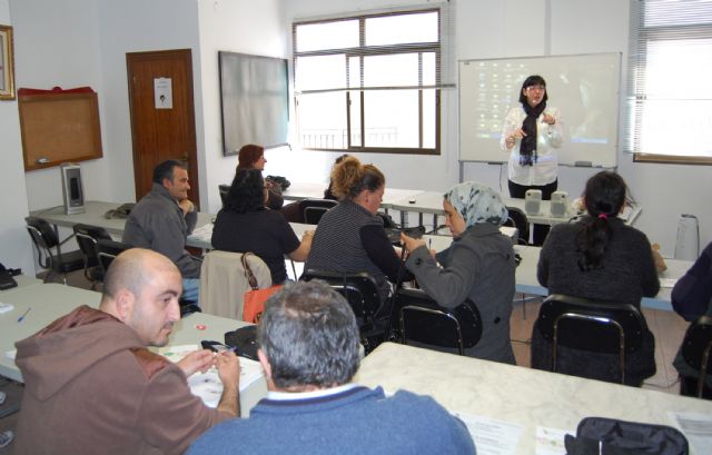 Los ilorcitanos reciben formación para el cuidado de personas dependientes - 1, Foto 1