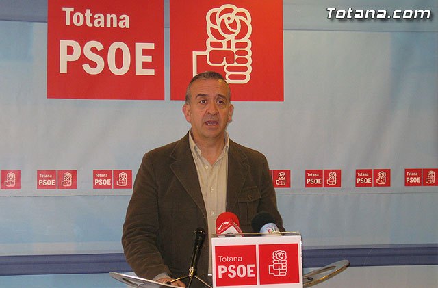 Otálora exige al alcalde que, ya que lo cobra, se dedique a tiempo completo a Totana, Foto 1