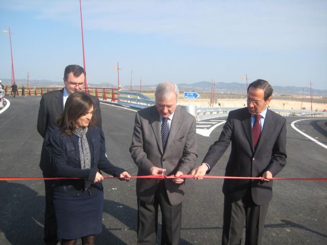 Cámara: El nuevo aeropuerto garantiza la creación y mantenimiento de empleo y la mejora de las comunicaciones en el Municipio de Murcia - 1, Foto 1