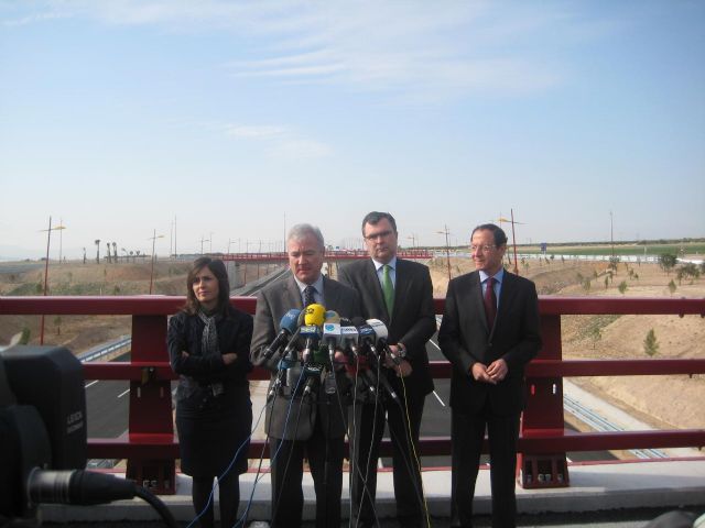 Cámara: El nuevo aeropuerto garantiza la creación y mantenimiento de empleo y la mejora de las comunicaciones en el Municipio de Murcia - 2, Foto 2