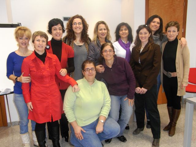 La escuela de madres y padres se amplía a todos los colegios e institutos del municipio - 1, Foto 1