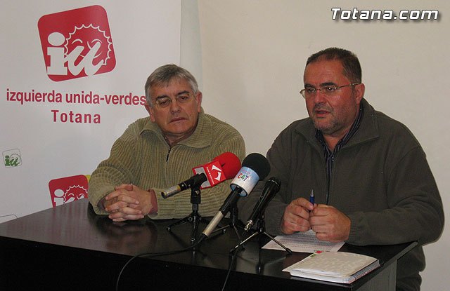 Rueda de prensa IU Totana 03/03/2011, Foto 1