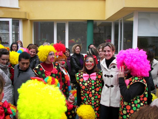 Masiva participación en el carnaval de los escolares de la Escuela Infantil Municipal ‘Colorines’, a pesar de la climatología adversa - 2, Foto 2
