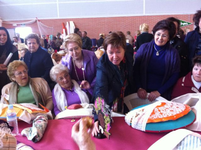 Medio millar de bolilleras se dan cita en el Pabellón de La Palma - 2, Foto 2