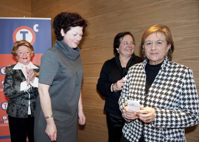 Rosario Montero y María Dolores García, nombradas socias de honor de las Amas de Casa - 1, Foto 1