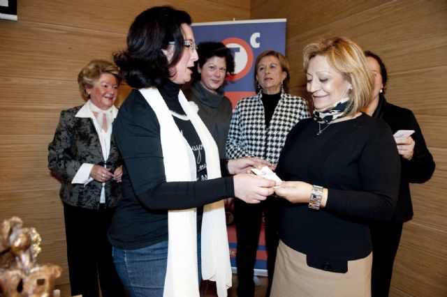 Rosario Montero y María Dolores García, nombradas socias de honor de las Amas de Casa - 4, Foto 4