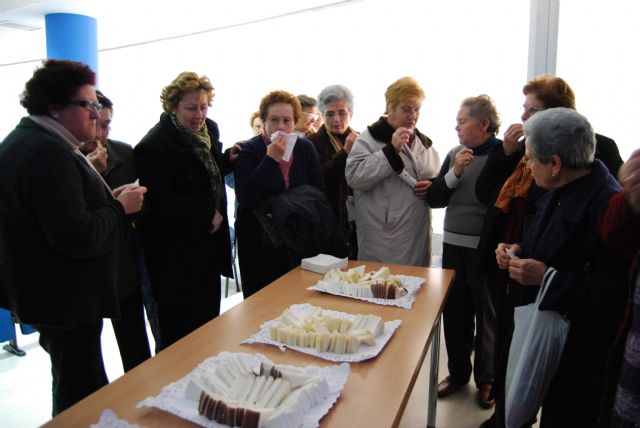 Las mujeres de Fuente Álamo dan el visto bueno a los quesos de nuestra Región - 1, Foto 1