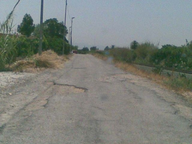 Los vecinos de la Huerta de Arriba continúan sin alumbrado público en el Camino La Casilla, según UxA - 1, Foto 1