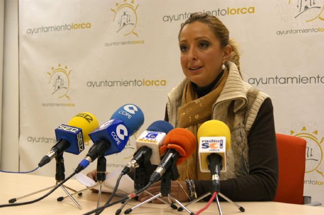 El Ayuntamiento condecora con la Cruz al Mérito Policial a 4 agentes de la Policía Local y premia la labor realizada por 4 unidades especiales - 1, Foto 1