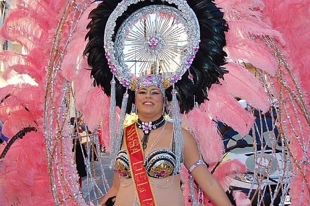 El gran desfile del domingo acogerá a 50 comparsas - 1, Foto 1