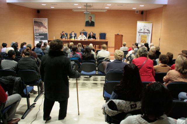 Cuarenta lectoras conmemoran el Día de la Mujer leyendo en público una obra de Pilar Mir - 2, Foto 2