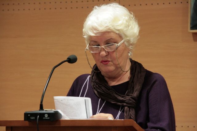 Cuarenta lectoras conmemoran el Día de la Mujer leyendo en público una obra de Pilar Mir - 4, Foto 4