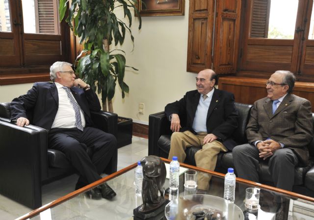 La Universidad de Murcia colaborará con la Real Academia de Medicina en los actos de su segundo centenario - 1, Foto 1