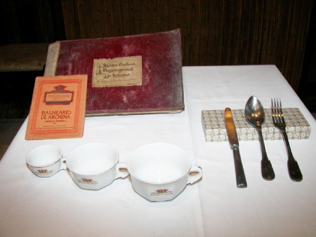 Un convenio entre Ayuntamiento y Balneario permite la cesión por parte de esta última institución de varias piezas históricas para el Museo de Archena - 2, Foto 2