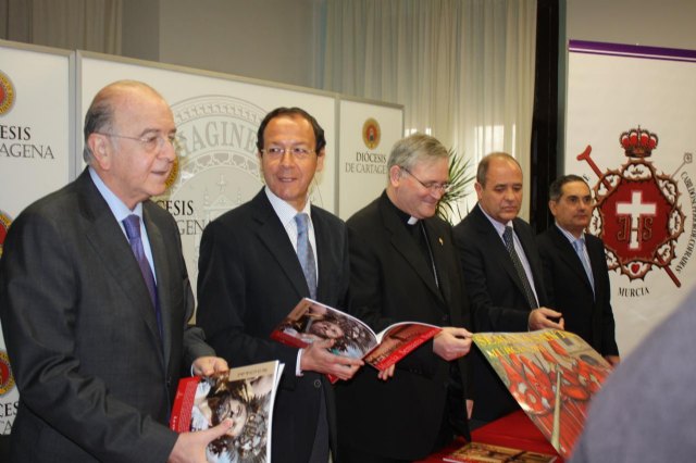 Cámara anima a todos los murcianos a participar y disfrutar de la Semana Santa 2011 - 1, Foto 1