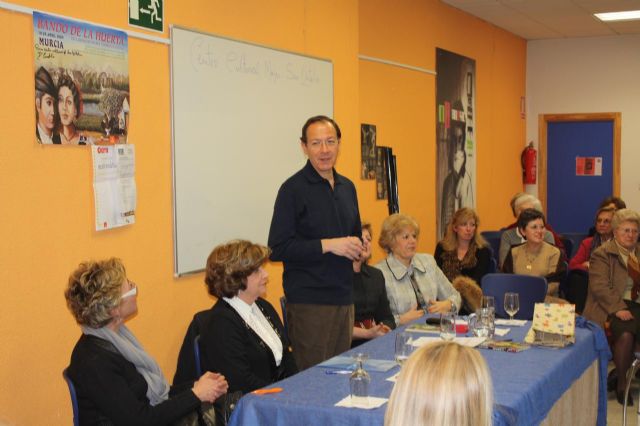 El Alcalde clausura las Tardes Literarias en memoria de Segado del Olmo - 1, Foto 1