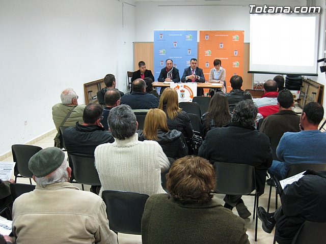 El equipo de Gobierno acerca las actuaciones municipales a los vecinos de la pedana de la Costera y los del barrio Tirol-Camilleri - 13