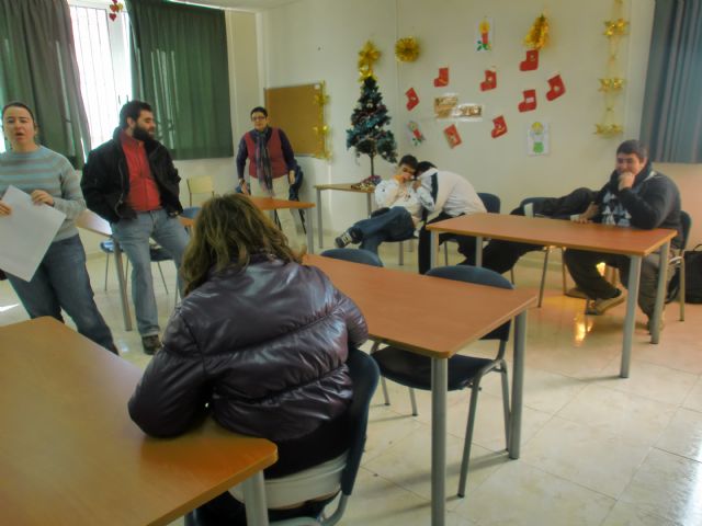 La concejalía de Educación, junto con el IES Prado Mayor, continúa con la labor llevada a cabo en materia de prevención del absentismo, Foto 2