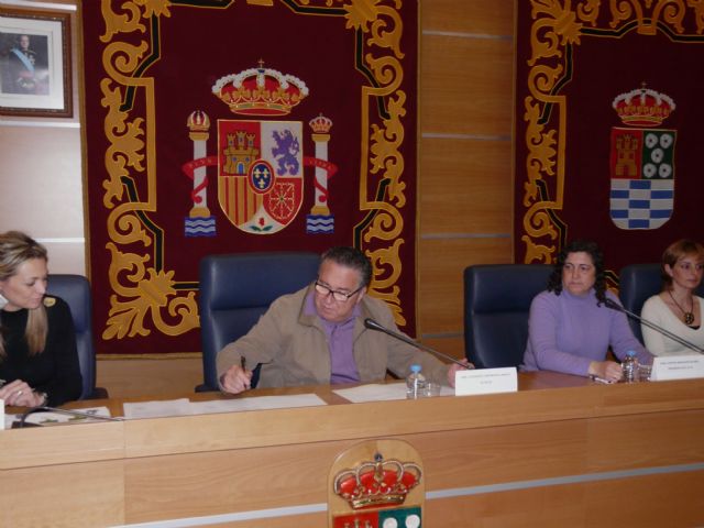 El Ayuntamiento de Molina de Segura firma convenios con las Asociaciones de Madres y Padres de Alumnos de 19 colegios - 2, Foto 2