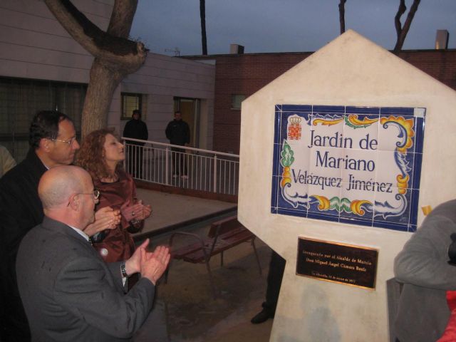 El Alcalde inaugura el jardín Mariano Velázquez Jiménez en homenaje al locutor de Onda Regional - 1, Foto 1