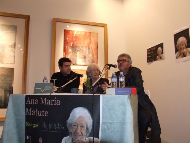 Ana María Matute deslumbra en Blanca - 1, Foto 1