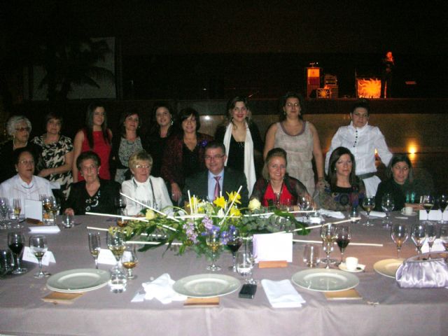 Más de 400 mujeres acuden a la cena del Día Internacional de los Derechos de la Mujer - 2, Foto 2