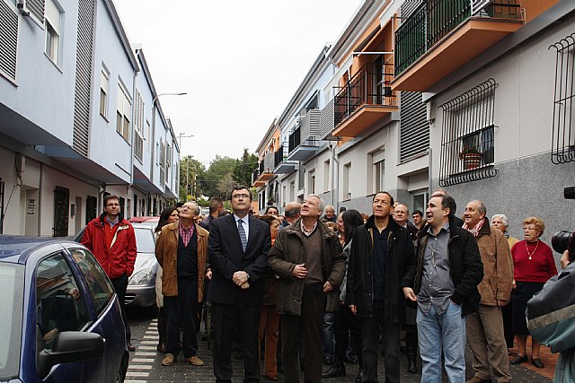 Valcárcel inaugura las obras de rehabilitación del barrio de Los Almendros, que han permitido mejorar 151 viviendas - 1, Foto 1