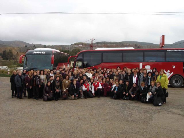 Las torreñas despiden las celebraciones del 8 de marzo con un viaje a La Unión - 1, Foto 1