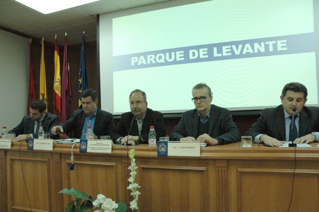 La UCAM acoge una conferencia del director del Museo de Arte de Miami - 1, Foto 1