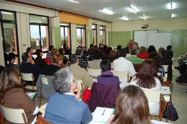 AMITES imparte en Las Torres de Cotillas un curso para mejorar la educación de los hijos - 1, Foto 1
