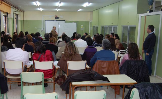 AMITES imparte en Las Torres de Cotillas un curso para mejorar la educación de los hijos - 2, Foto 2