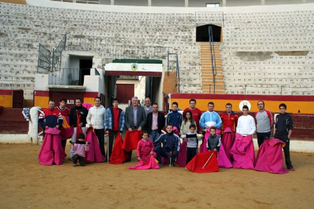 Numerosos aficionados participan en la Escuela Taurina Deportiva de Cehegín - 1, Foto 1