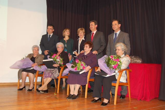Homenaje masivo de los alguaceños a la ''Mujer Mayor'' - 2, Foto 2