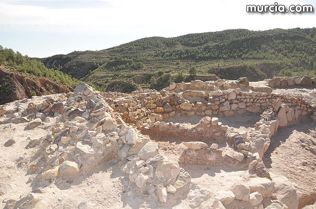 Organizan una ruta de senderismo y una visita guiada por los arqueólogos al Yacimiento Argárico de la Bastida, Foto 1