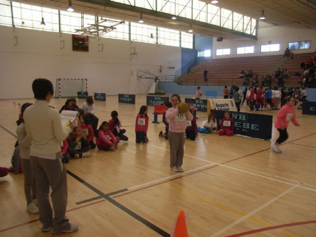 Más de 170 escolares participaron en la jornada de Jugando al atletismo, Foto 2