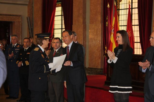 Más de 5.000 comunidades de vecinos recibieron en 2010 ayuda y asesoramiento de la Policía Local - 1, Foto 1