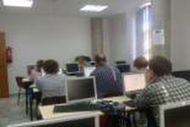 La creciente demanda del programa ELIO para buscar empleo obliga a ampliar su horario - 2, Foto 2