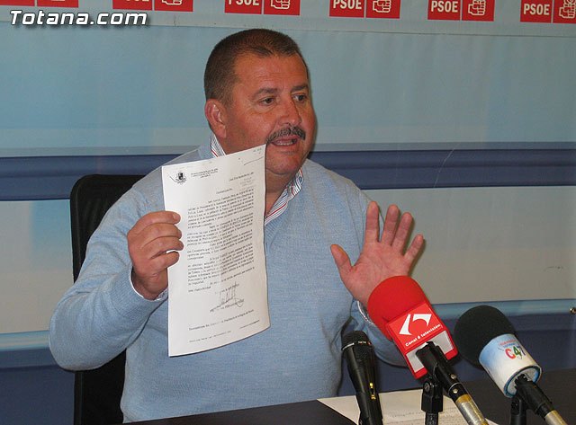 Rueda de prensa PSOE Totana sobre el puesto del Jefe de la Policía Local, Foto 1
