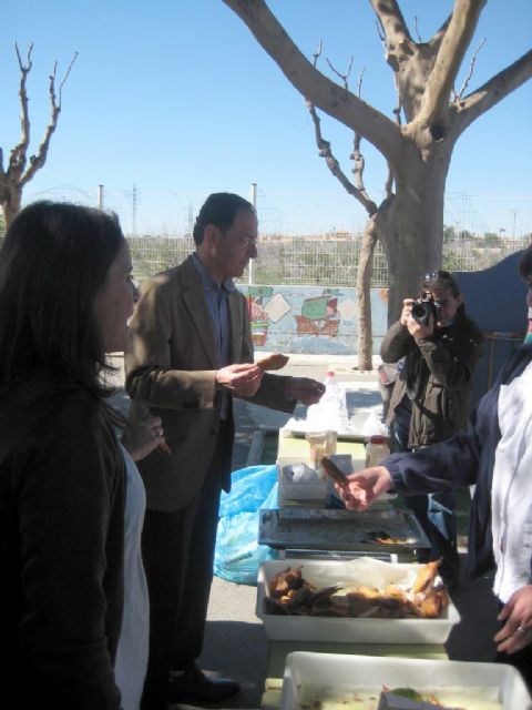 El Alcalde participa en la Maratón de Lectura 24 horas del Colegio Antonio de Nebrija - 1, Foto 1