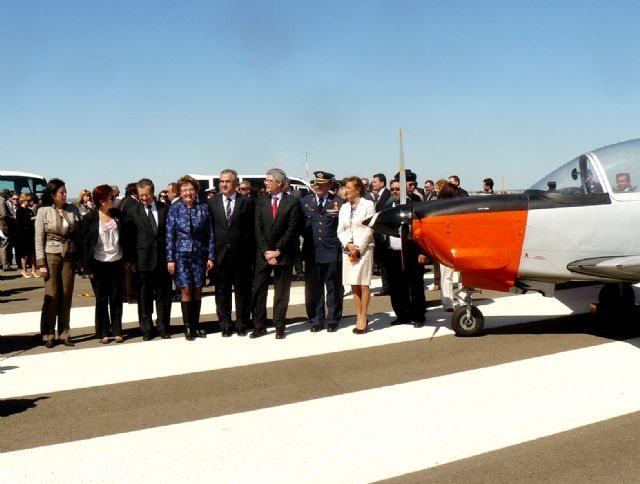 La alcaldesa, Pepa García se refiere a la segunda pista del aeropuerto como un instrumento de progreso para toda la Región de Murcia - 2, Foto 2