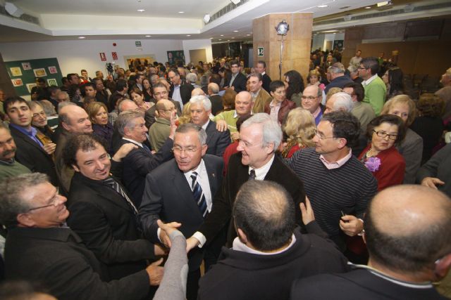 Novecientas personas arropan a Bartolomé Hernández en su presentación como candidato a la alcaldía de Águilas - 5, Foto 5