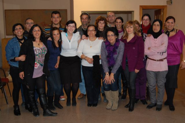 Los alumnos del curso de cuidado de personas dependientes de Lorquí, diplomados - 1, Foto 1