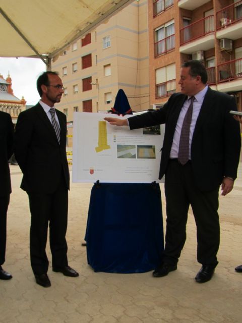 Colocan la primera piedra en las obras de remodelación de la plaza Joaquín Costa - 2, Foto 2