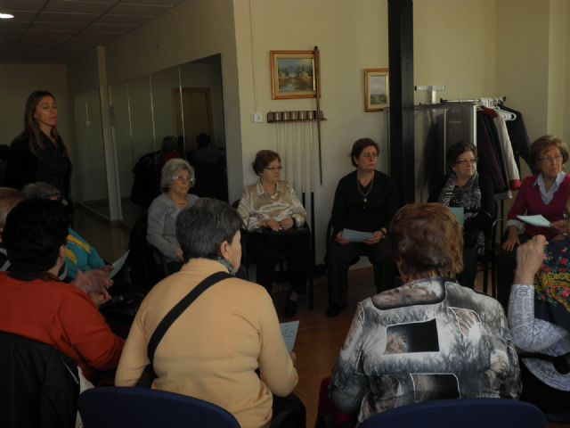 Mujeres del Centro Municipal de Atención a Personas Mayores Las Herratillas visiron el Teatro Romano de Cartagena - 4, Foto 4